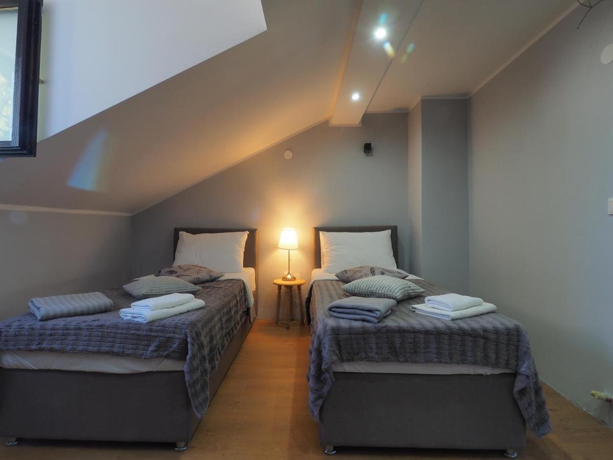 Guest House Sara Latin Екстериор снимка