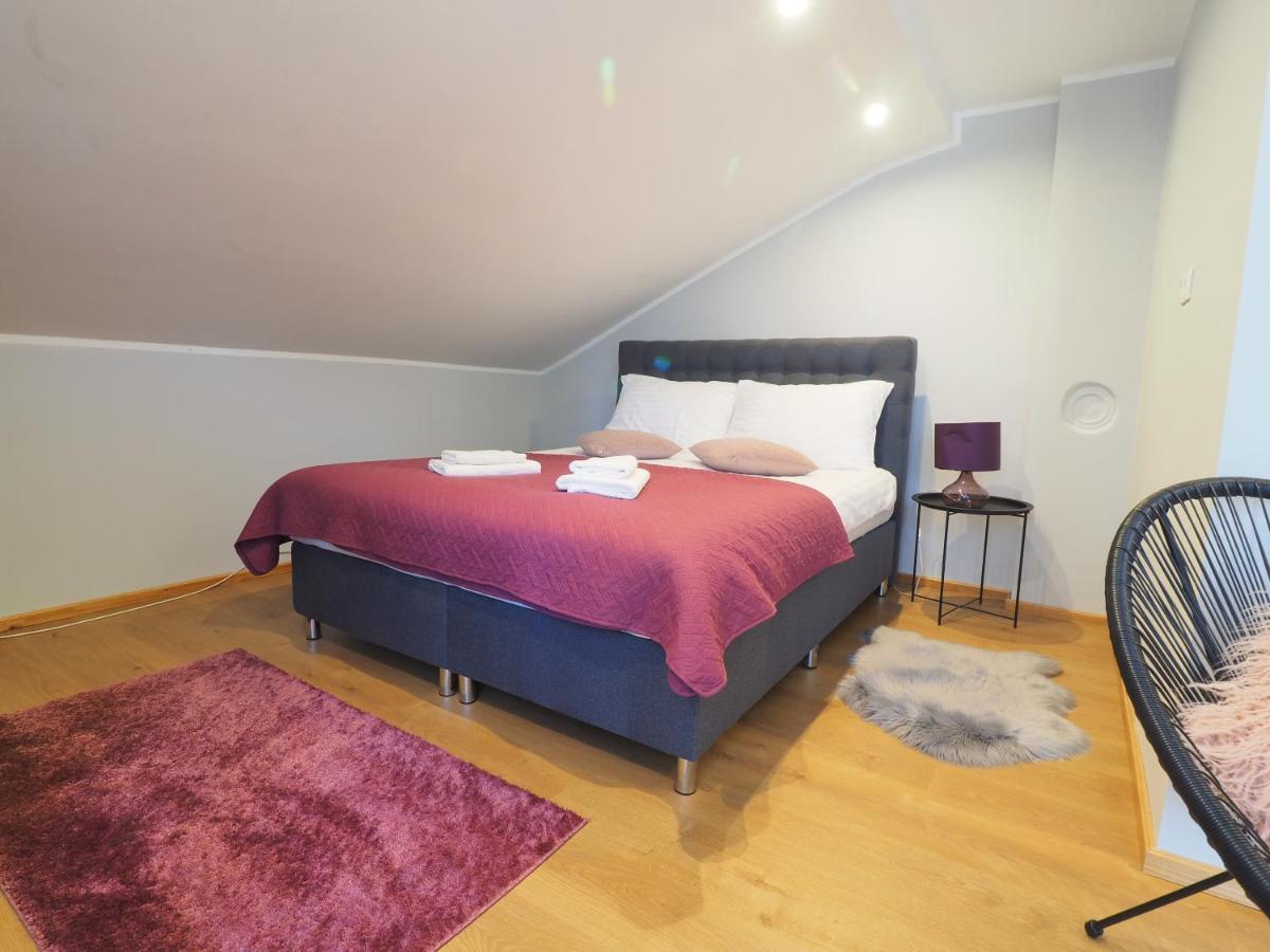 Guest House Sara Latin Екстериор снимка