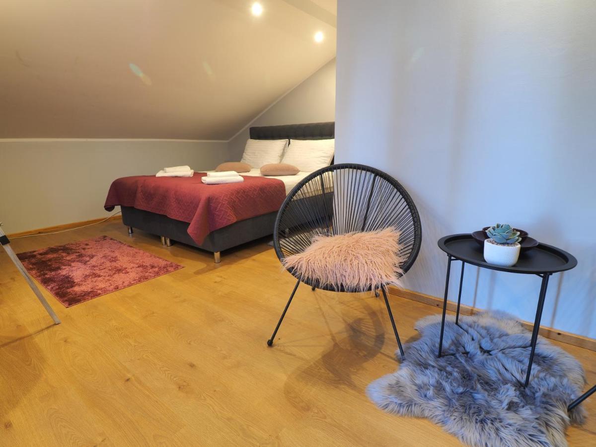 Guest House Sara Latin Екстериор снимка