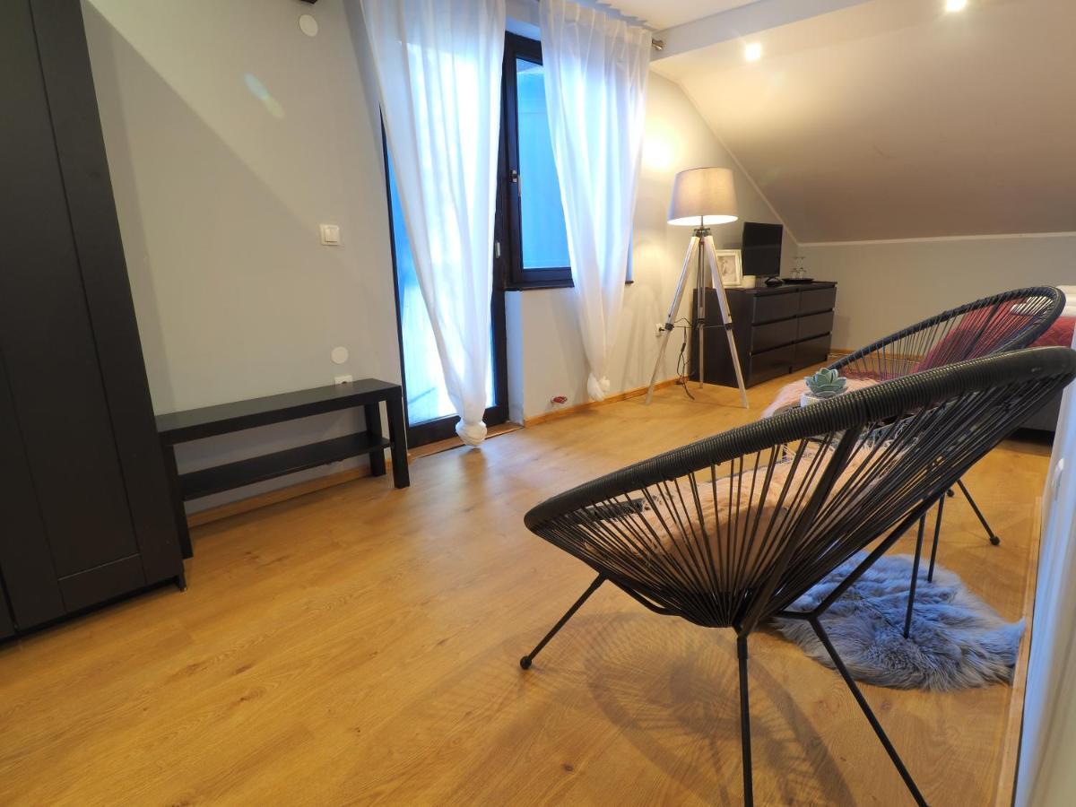 Guest House Sara Latin Екстериор снимка
