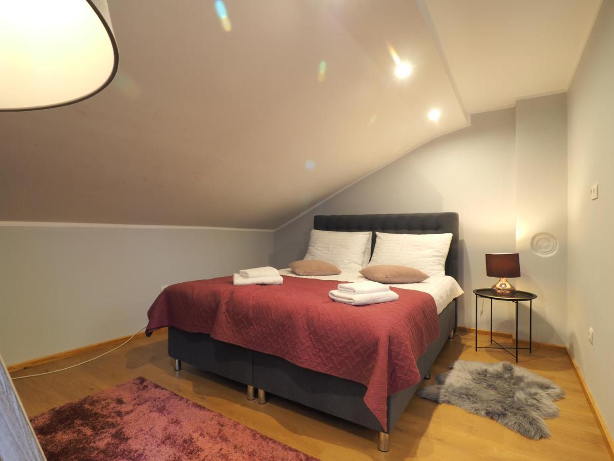Guest House Sara Latin Екстериор снимка
