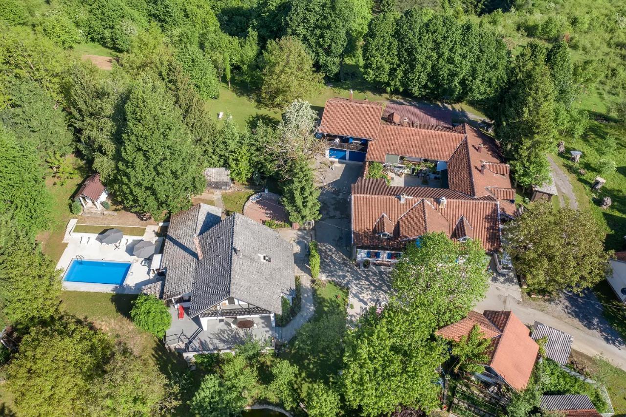 Guest House Sara Latin Екстериор снимка