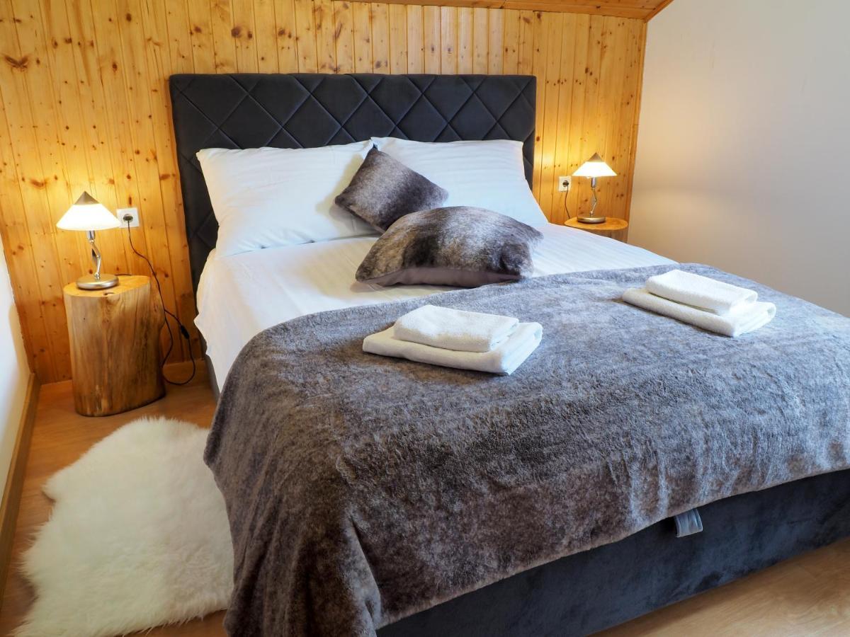 Guest House Sara Latin Екстериор снимка